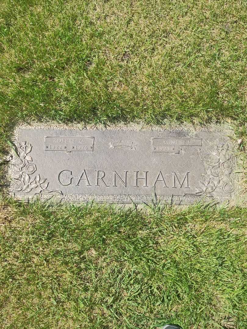 Agnes J. Garnham's grave. Photo 1