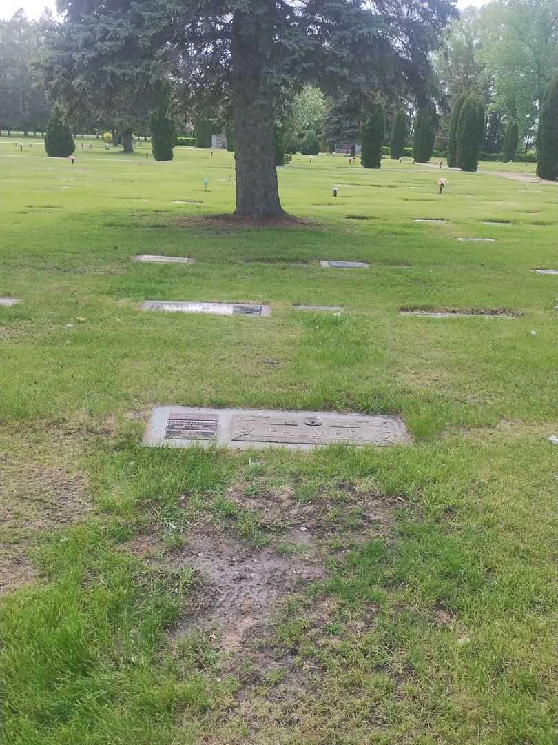 Douglas Alexander Palmer's grave. Photo 3