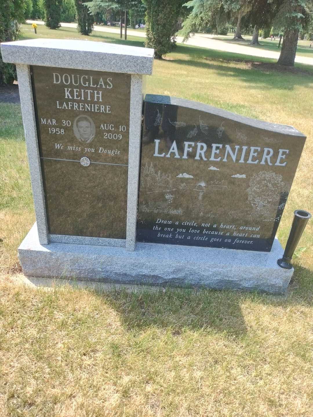 Douglas Keith Lafreniere's grave. Photo 1
