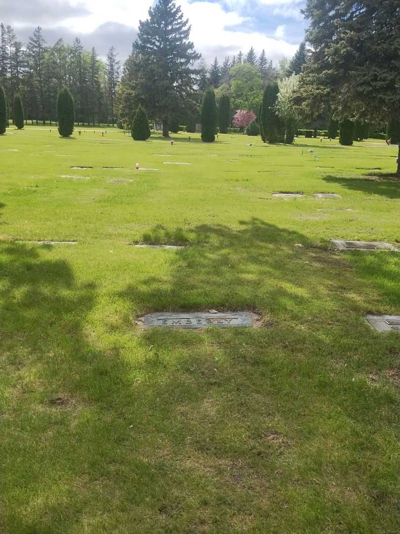 Harvey Emberly's grave. Photo 2