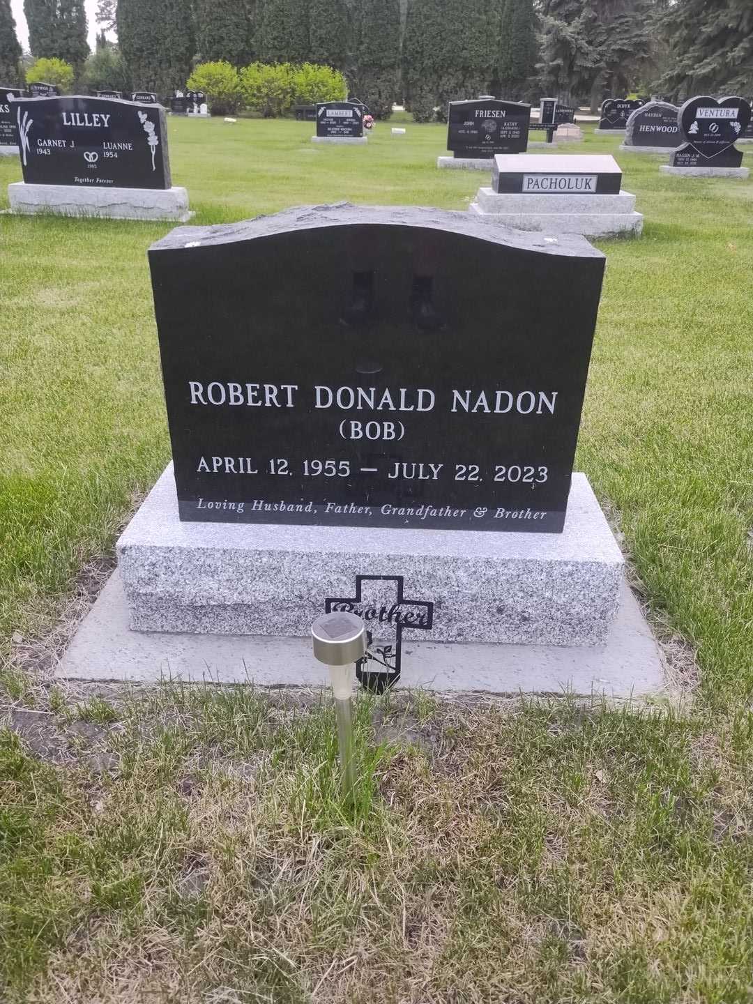 Robert Donald Nadon's grave. Photo 1