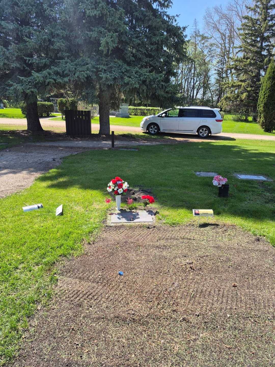 Tonilynn Daniels's grave. Photo 2