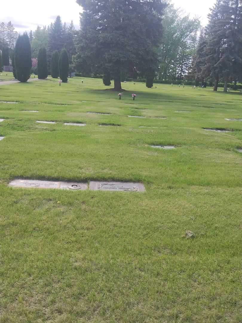 Nellie Maude Eadie's grave. Photo 2