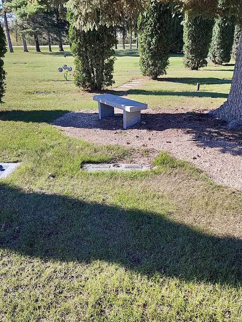 Mike Palczak's grave. Photo 2