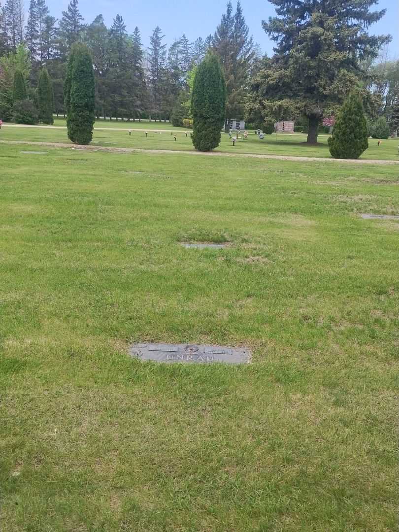 William Unrau's grave. Photo 2