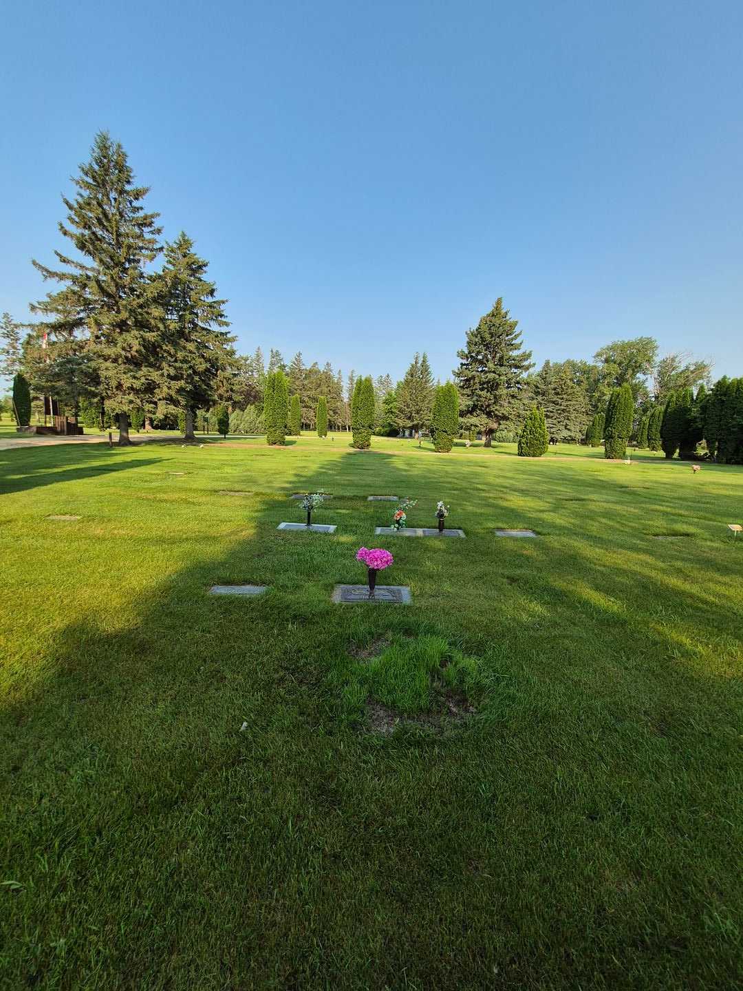 Sam Hanna's grave. Photo 2