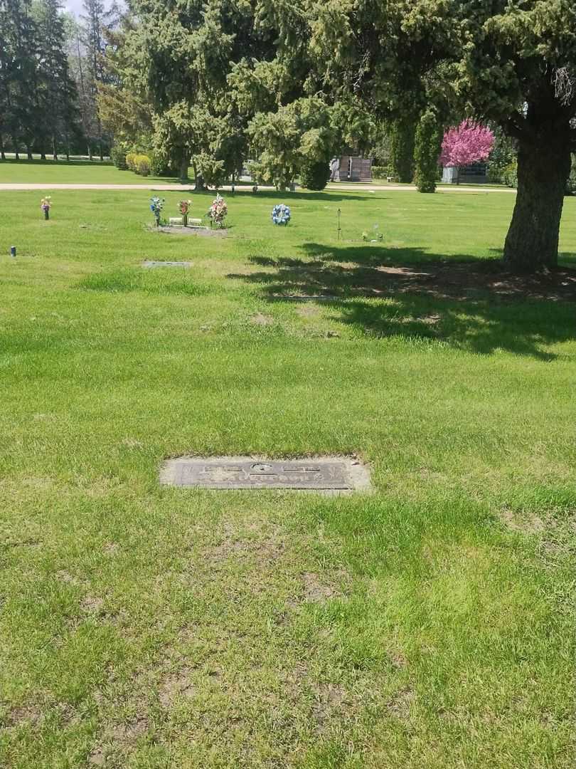 Ralph Henry Faurschou's grave. Photo 2