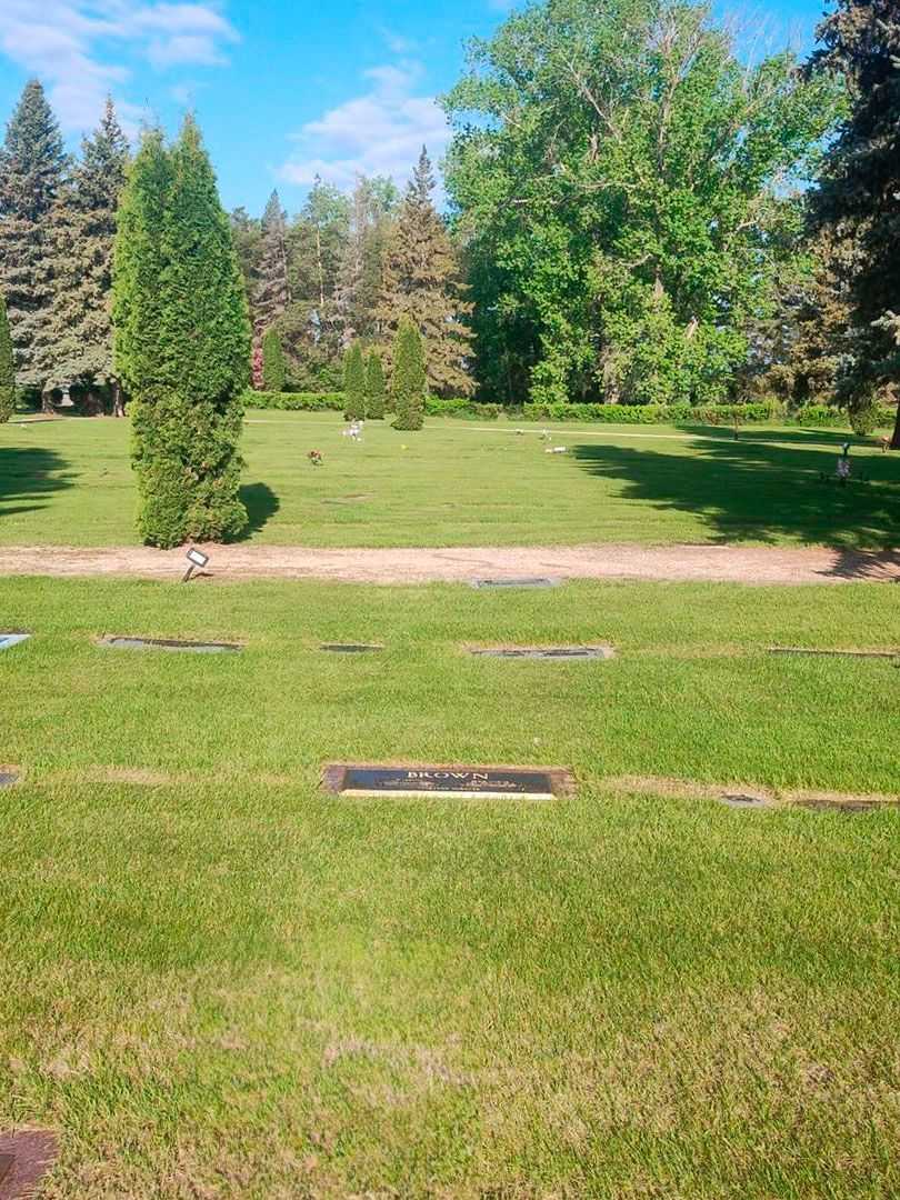 Marjorie Macklin Brown's grave. Photo 2