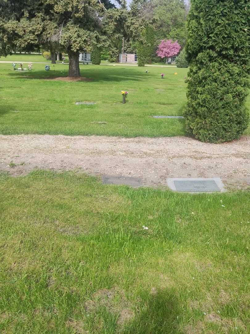 George F. Albinet's grave. Photo 2