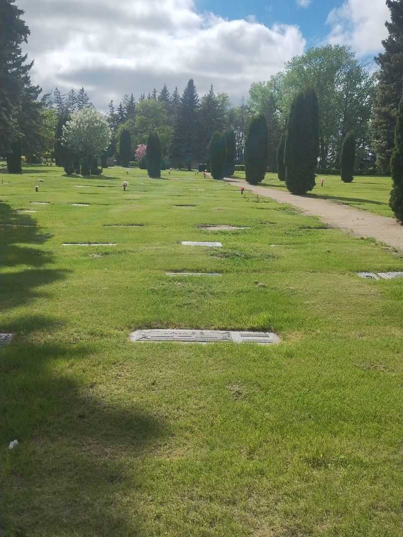 Glenn Brydon James's grave. Photo 2