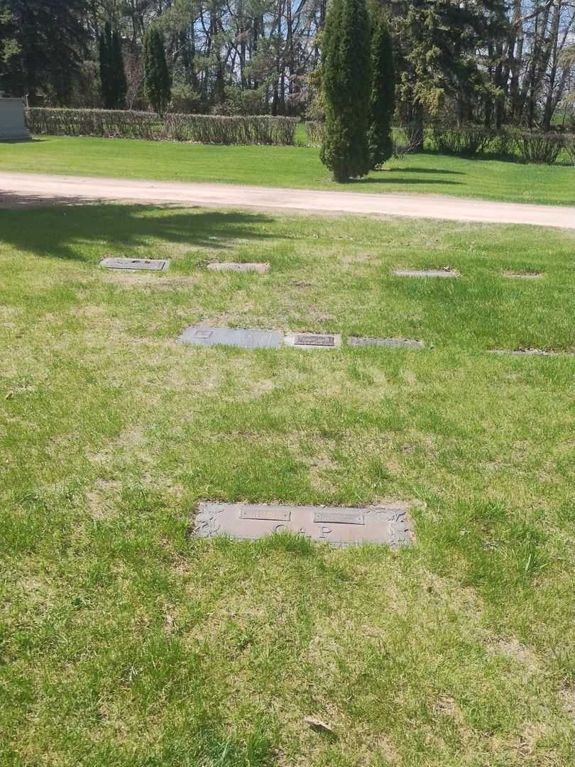 Fred Cap's grave. Photo 2