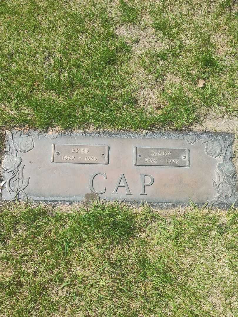 Fred Cap's grave. Photo 1