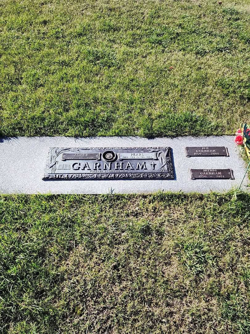 Pearl Mary Favel Garnham's grave. Photo 1