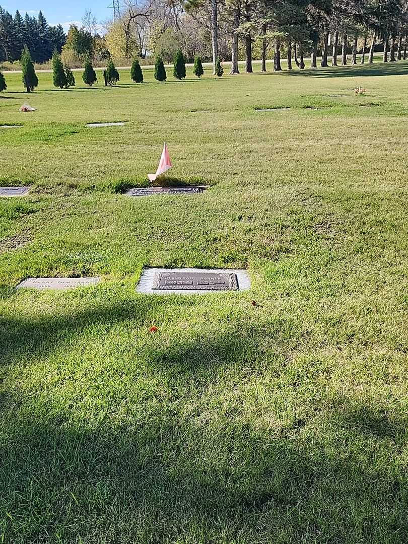 Fernande M. Olmstead's grave. Photo 2