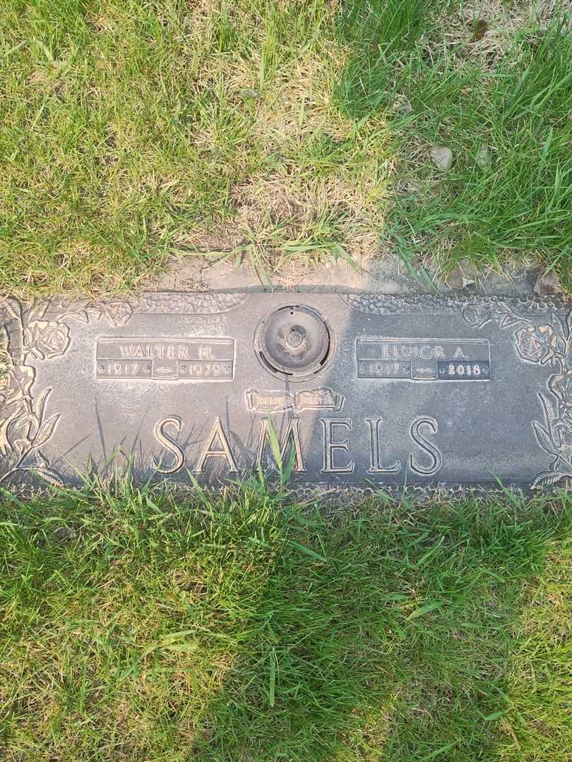 Walter H. Samels's grave. Photo 1