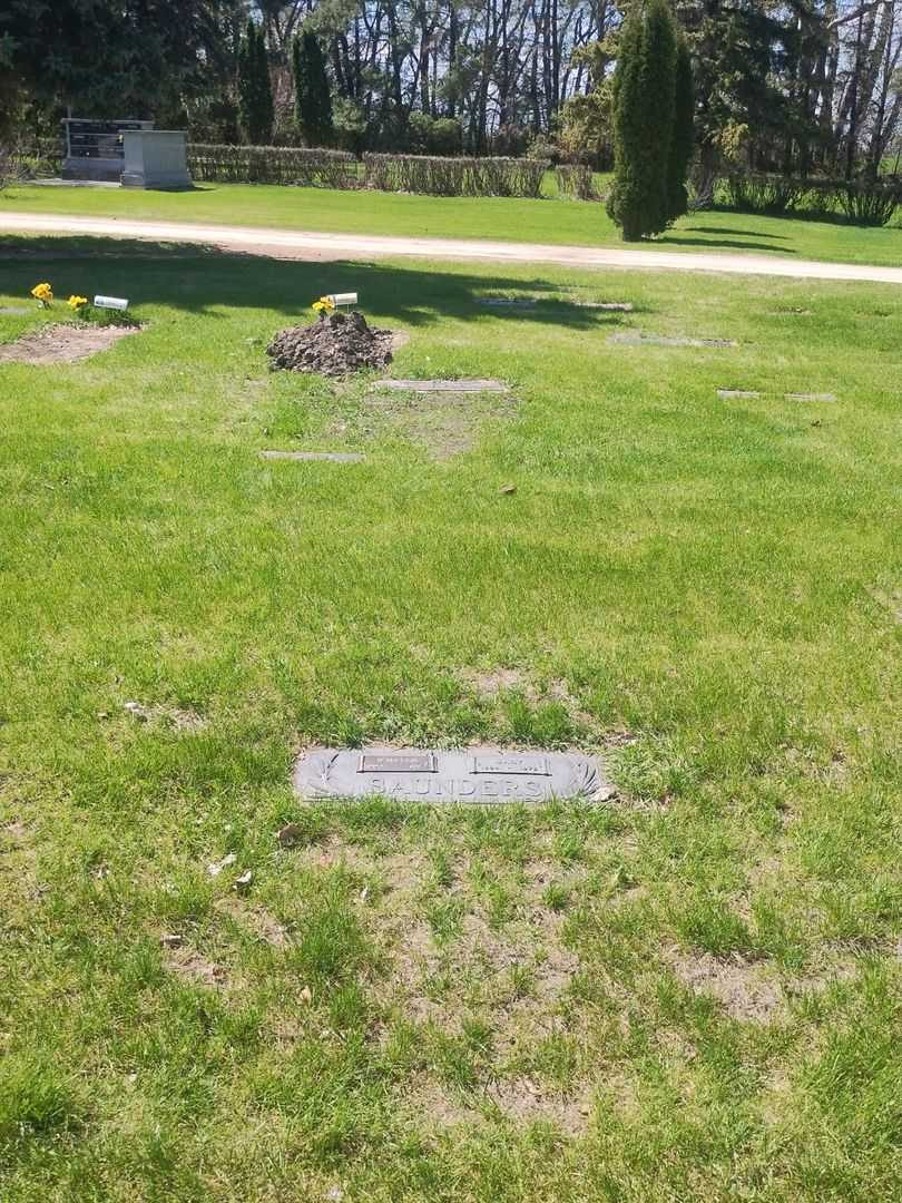 William Saunders's grave. Photo 2