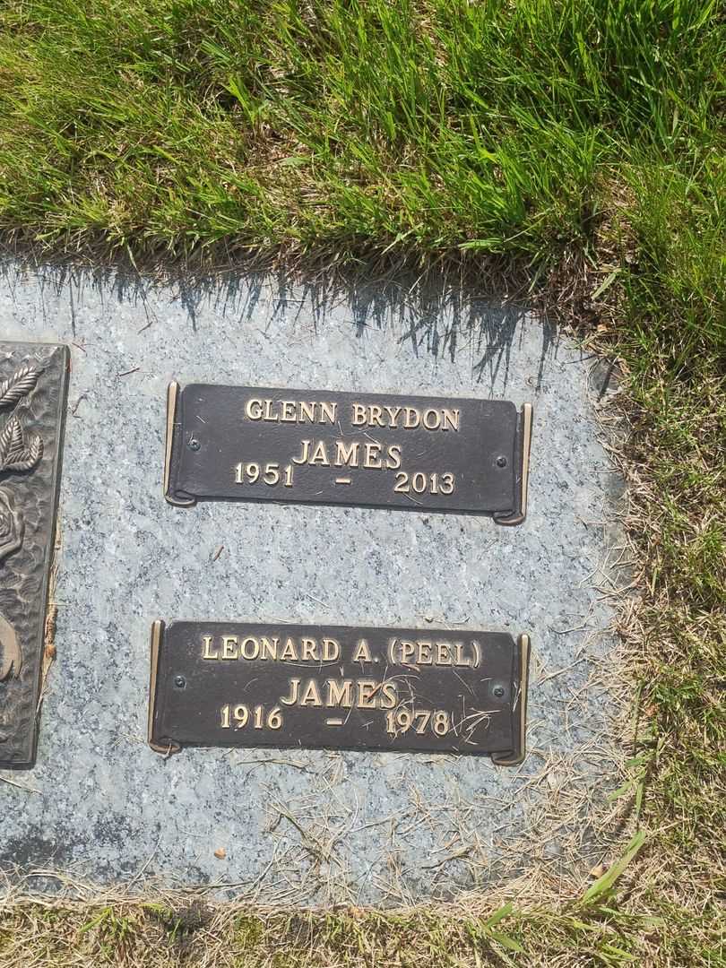 Glenn Brydon James's grave. Photo 5