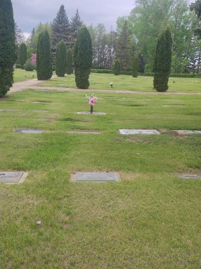 Katie H. Enns's grave. Photo 2