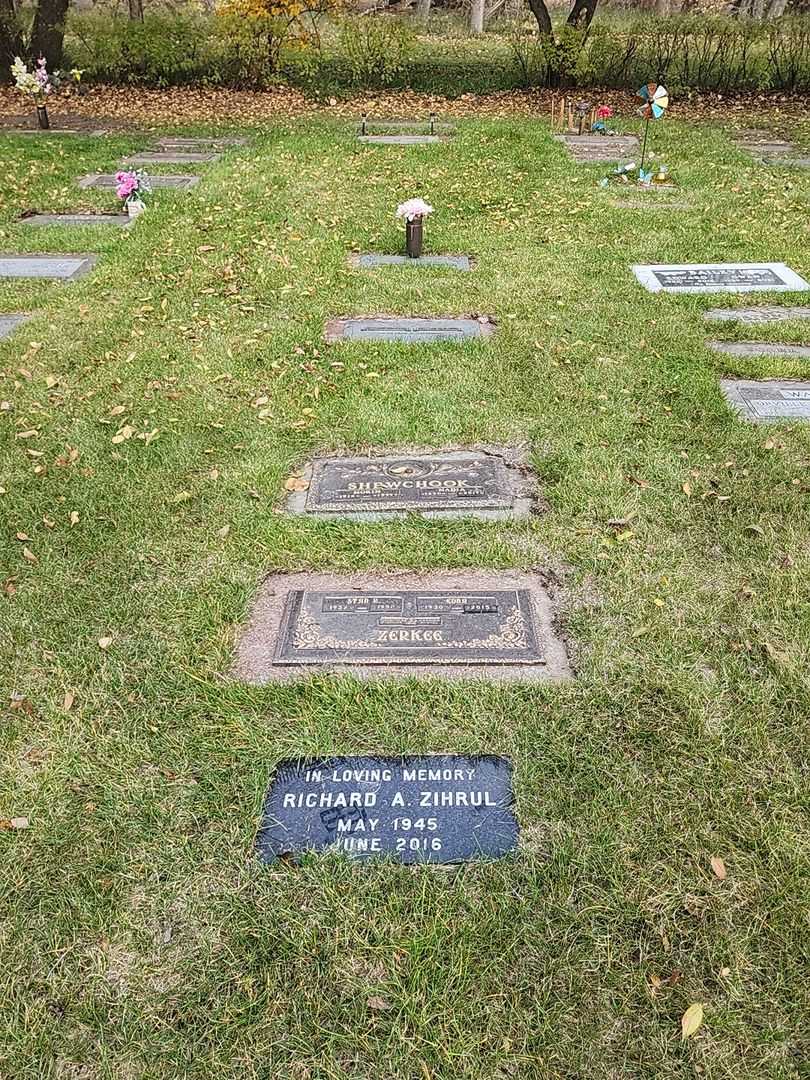 Stanley R. "Stan" Zerkee's grave. Photo 2