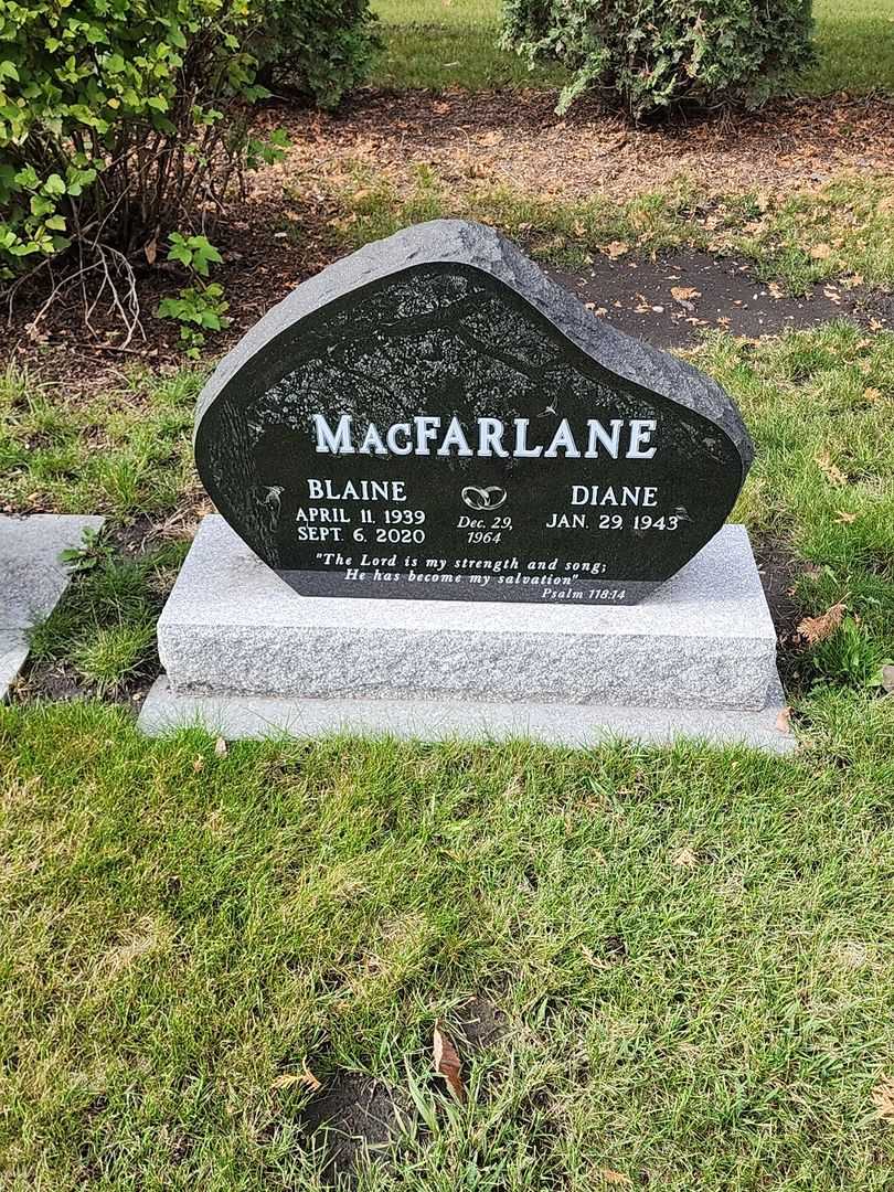 Blaine MacFarlane's grave. Photo 1