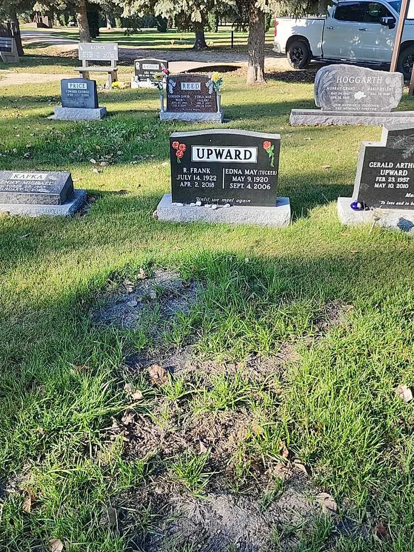 R. Frank Upward's grave. Photo 2