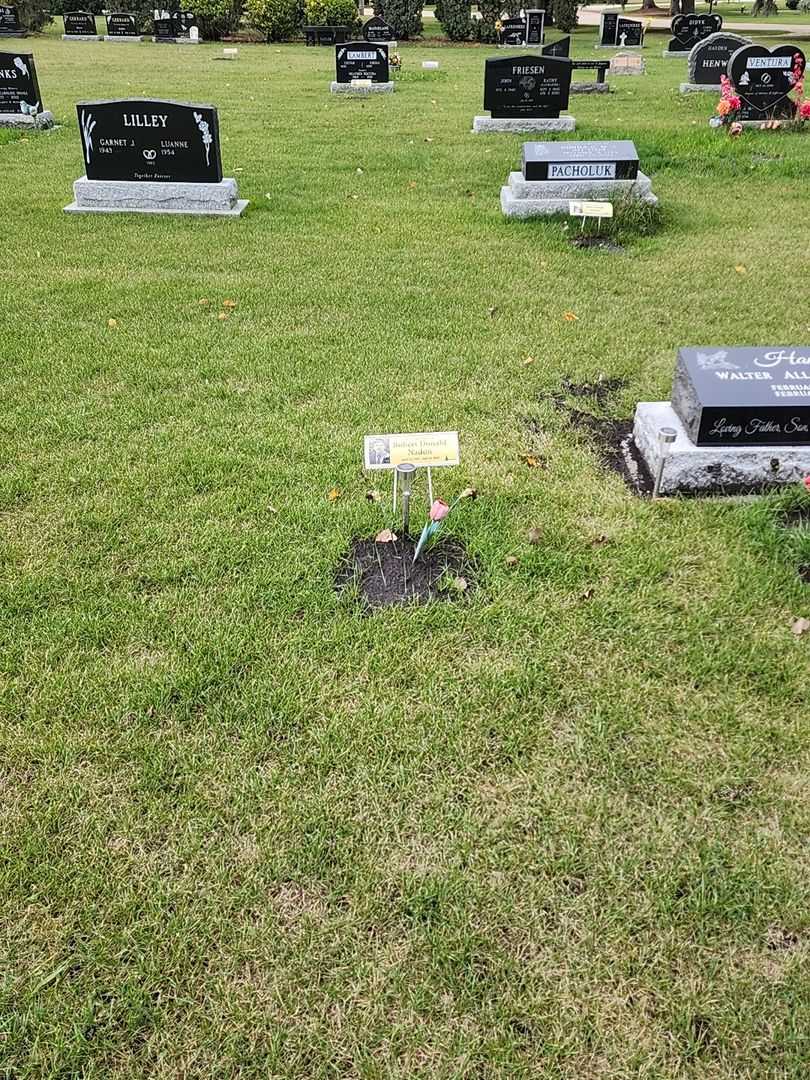 Robert Donald Nadon's grave. Photo 2