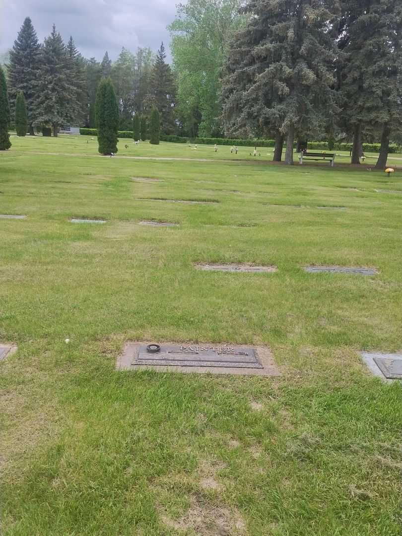 Viola E. Painter's grave. Photo 2