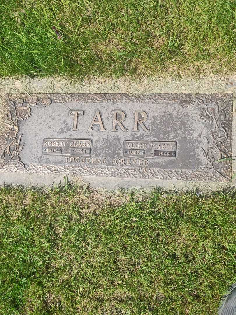 Robert Clare Tarr's grave. Photo 1