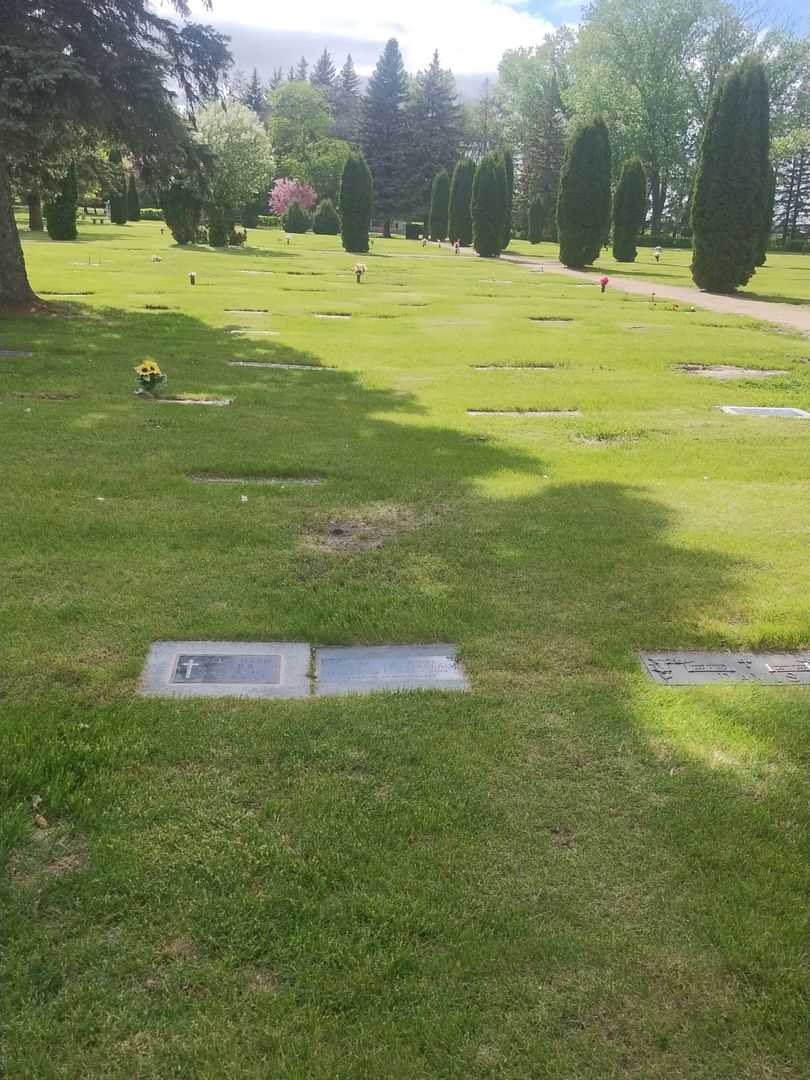 Alice Marie "Alice" Parr's grave. Photo 2