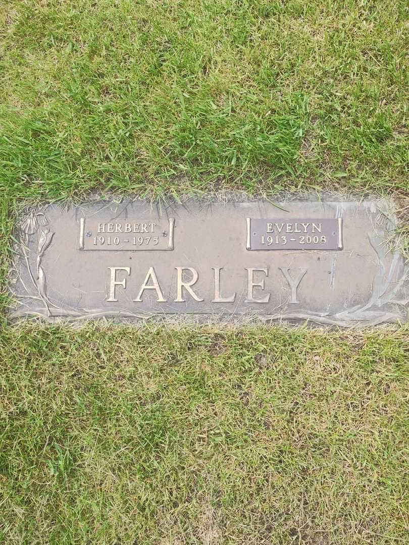 Herbert Farley's grave. Photo 1