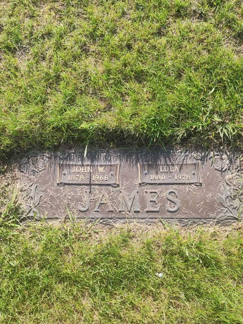 John W. James's grave. Photo 1