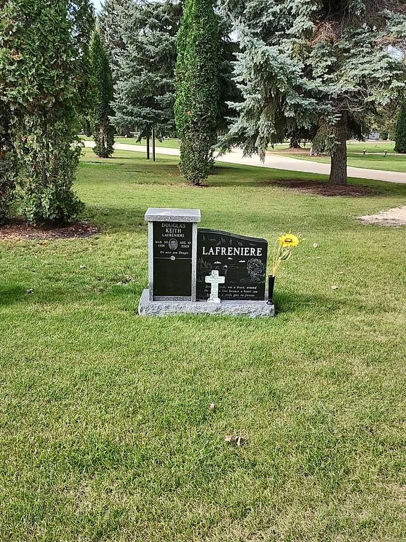 Douglas Keith Lafreniere's grave. Photo 2