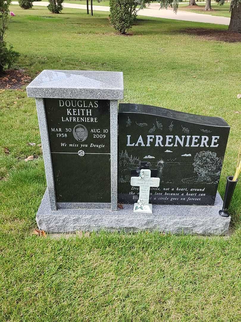 Douglas Keith Lafreniere's grave. Photo 1