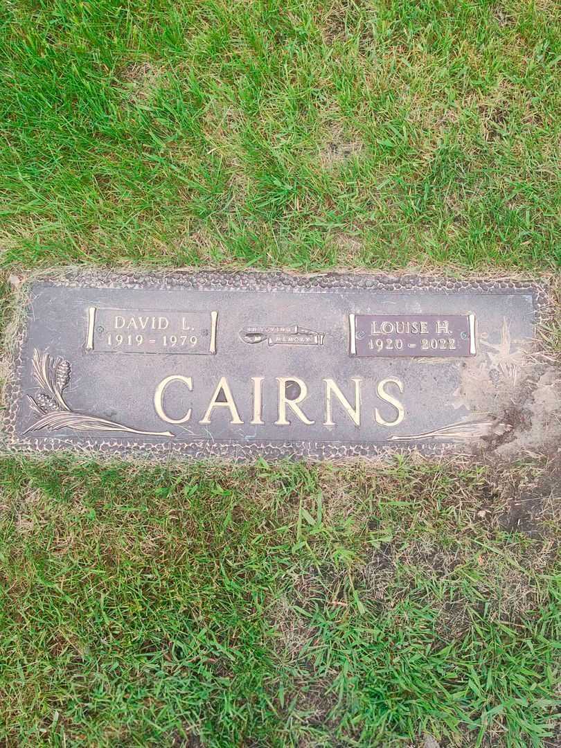 David L. Cairns's grave. Photo 3