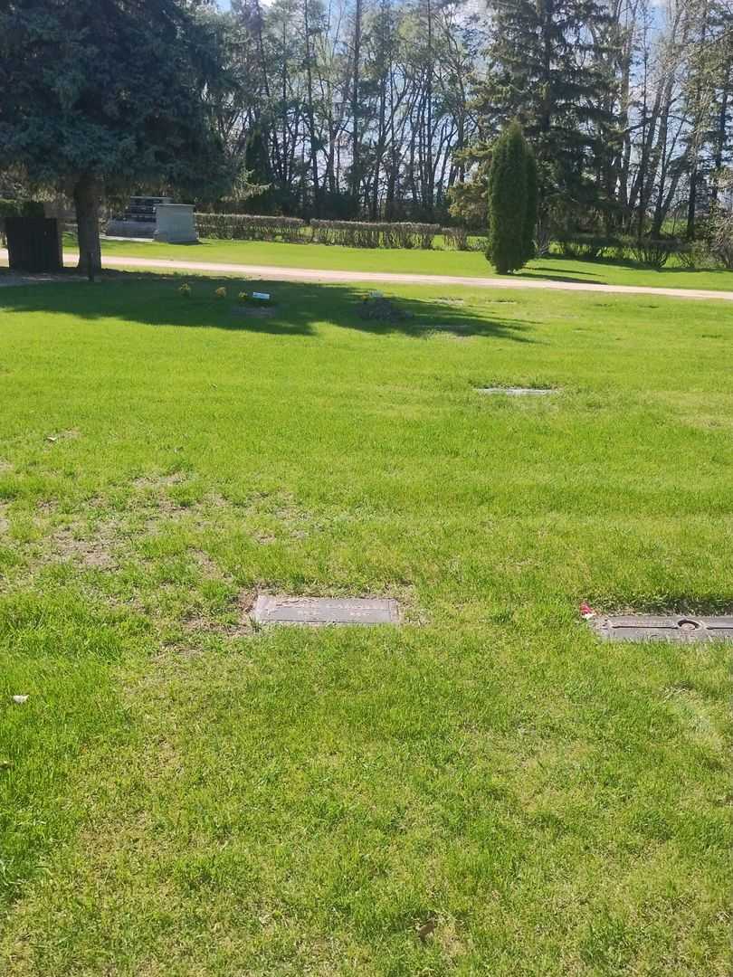 Doris Campbell's grave. Photo 2