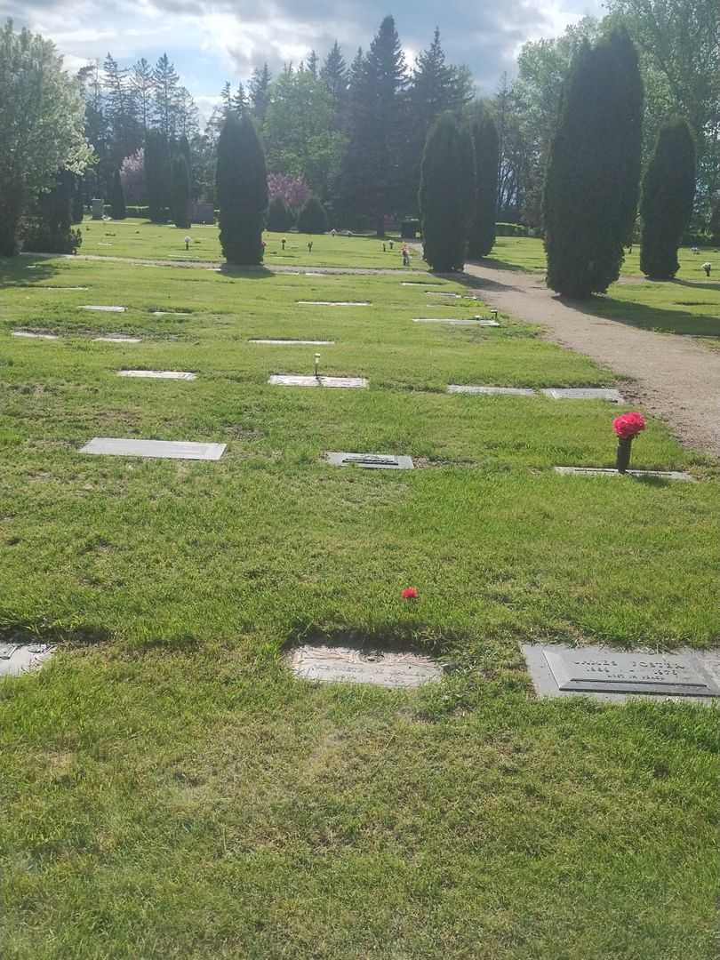 Kenneth Wilson James's grave. Photo 2