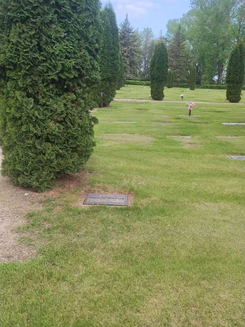 Clarence Victor Fehr's grave. Photo 2