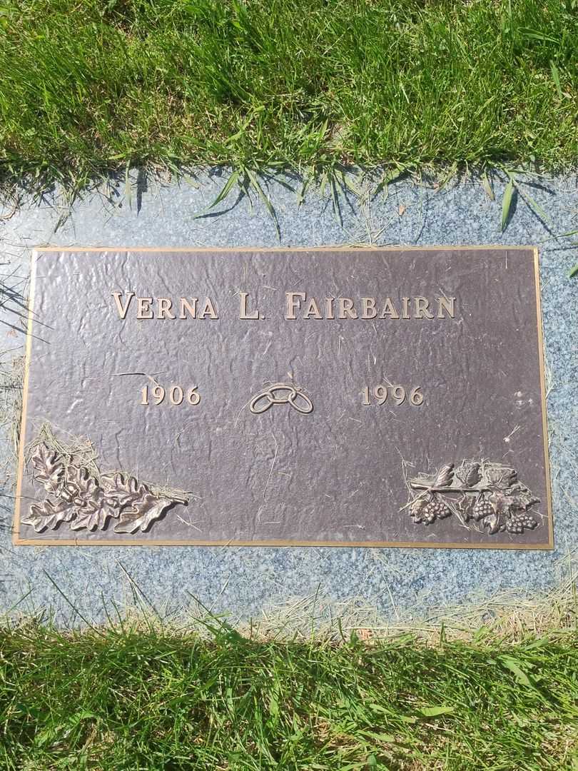 Verna L. Fairbairn's grave. Photo 1