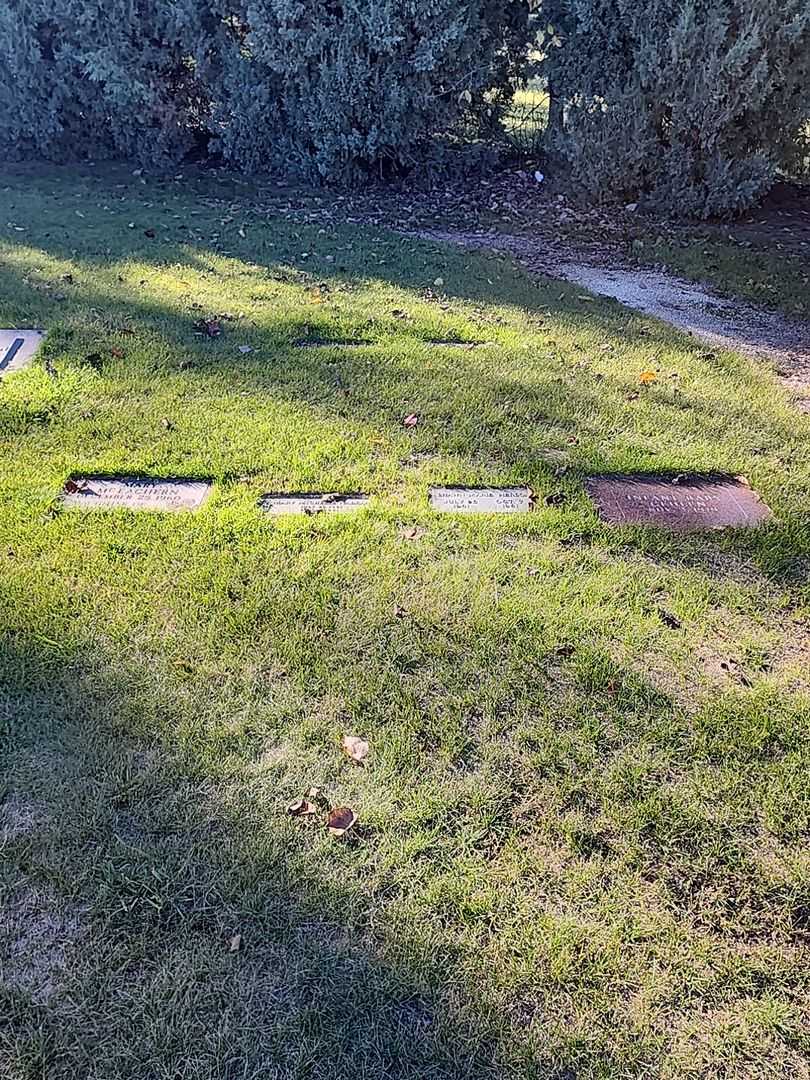 Mary Michelle Nadeau's grave. Photo 2