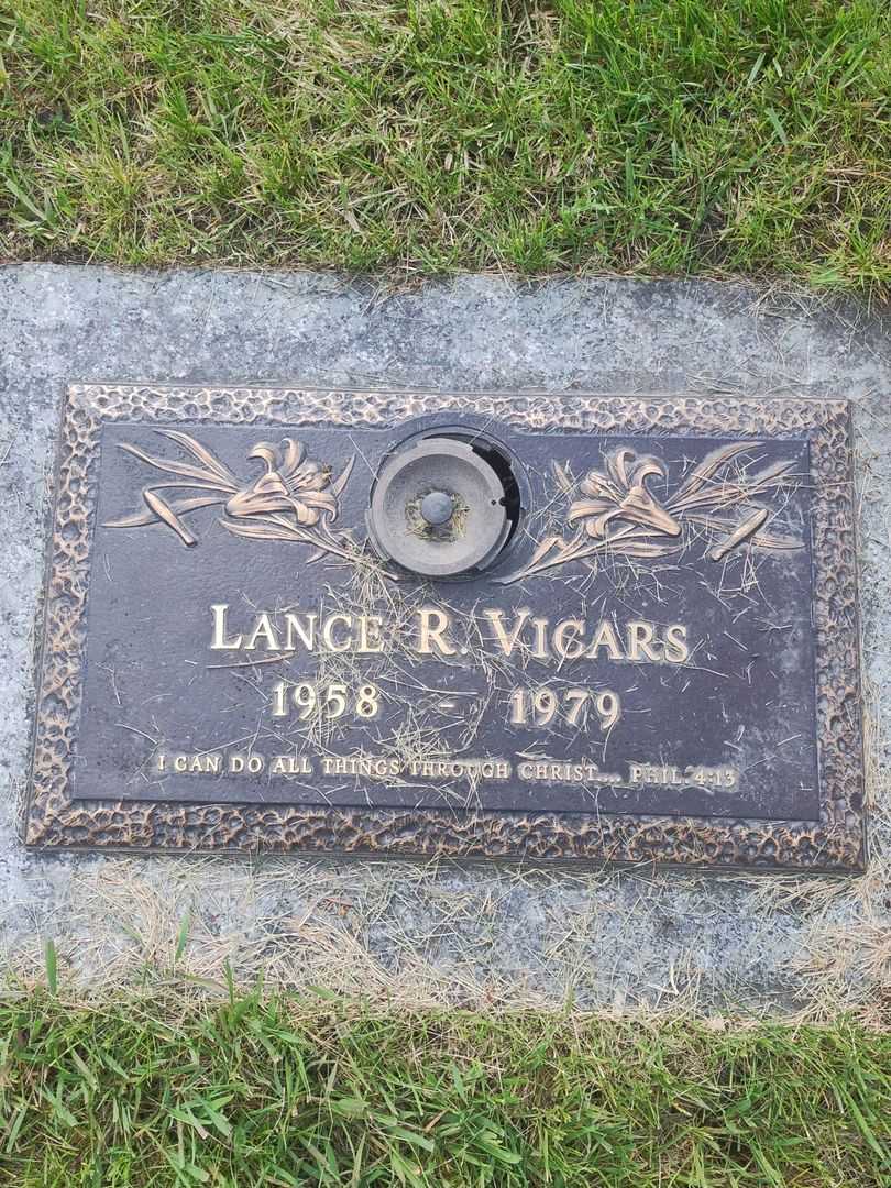 Lance R. Vicars's grave. Photo 1