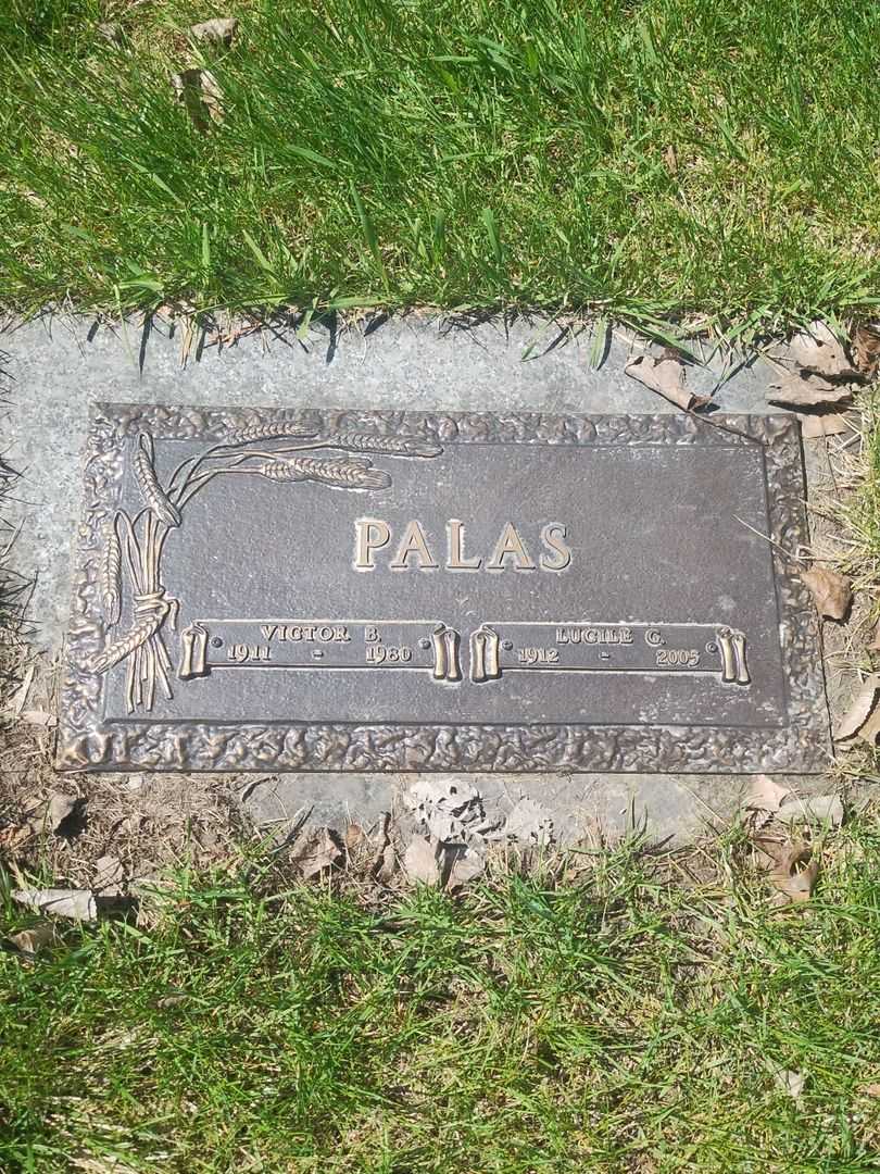 Lucile G. Palas's grave. Photo 1