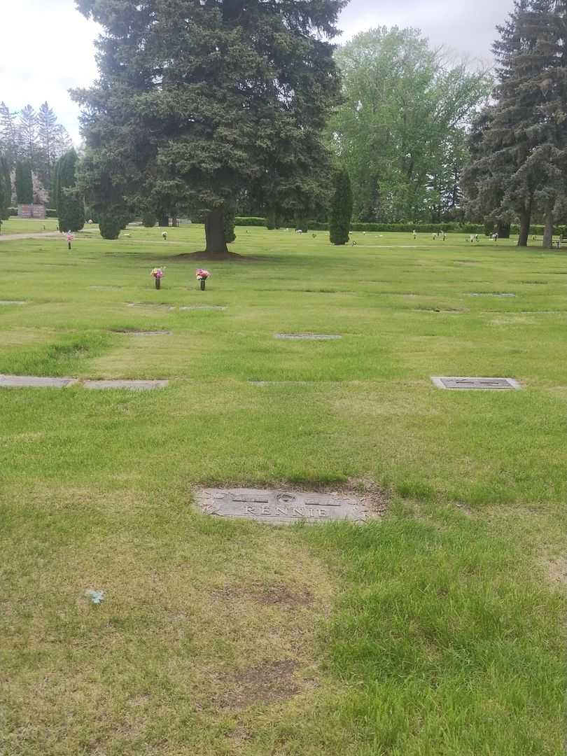 Myrtle V. Rennie's grave. Photo 2