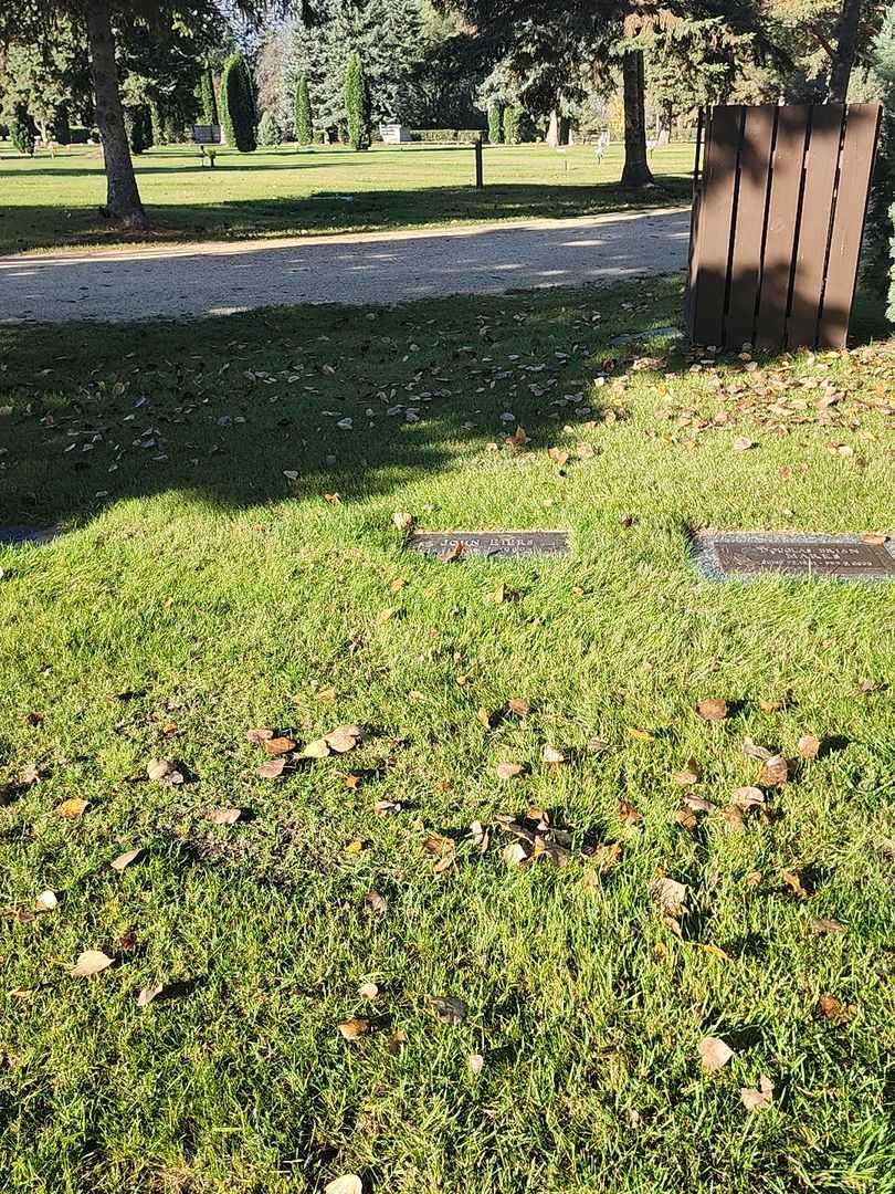 John Eiers's grave. Photo 2