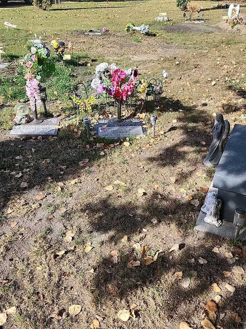 Floyd Earl Bailey "Magnificient Makwa" Gabriel's grave. Photo 2