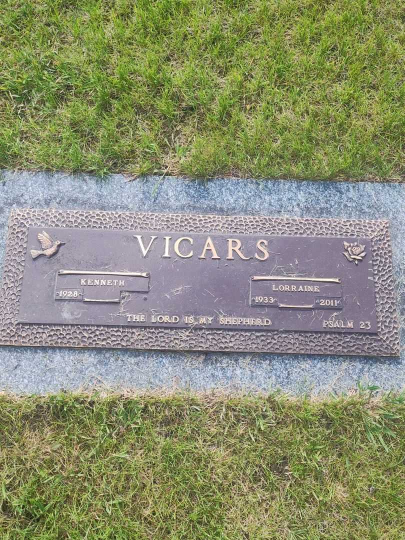 Lorraine Vicars's grave. Photo 1