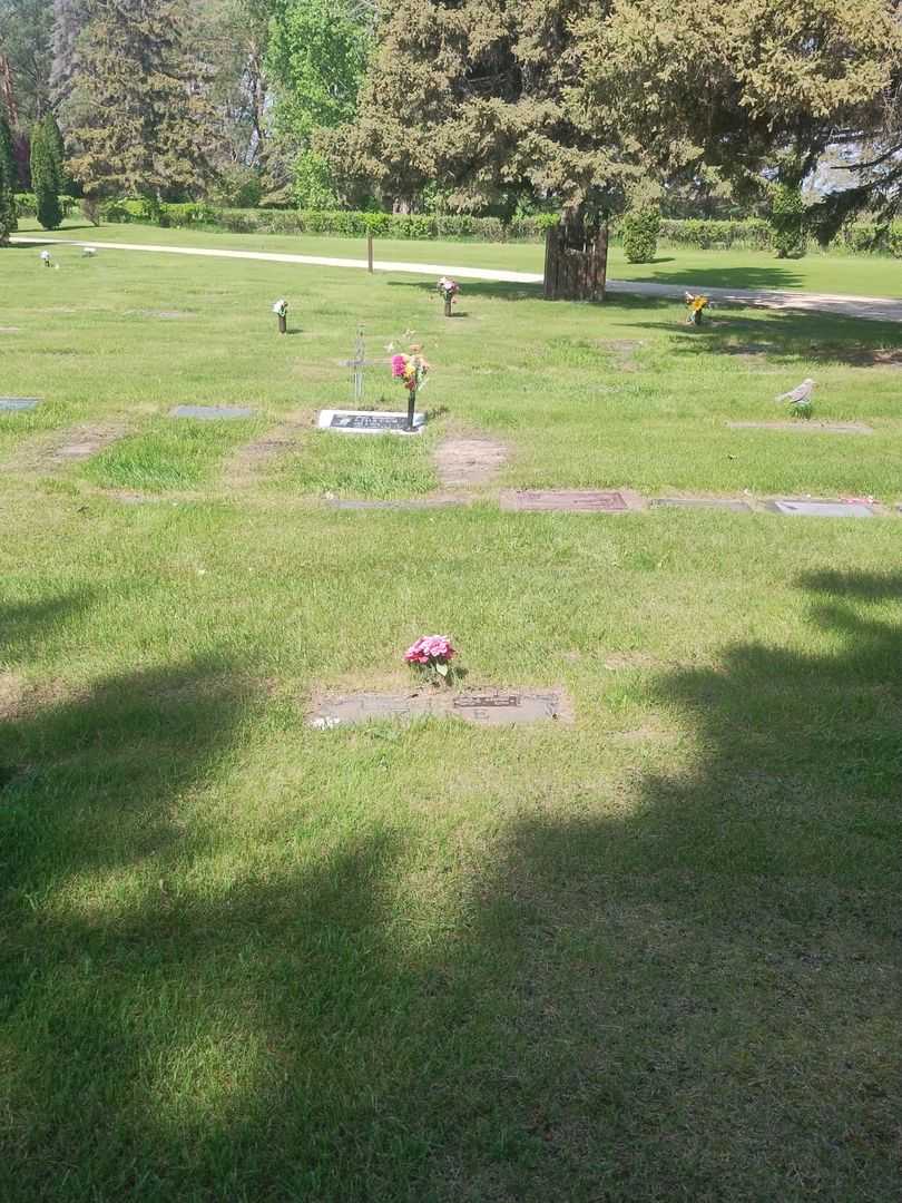 Gordon Kane's grave. Photo 2