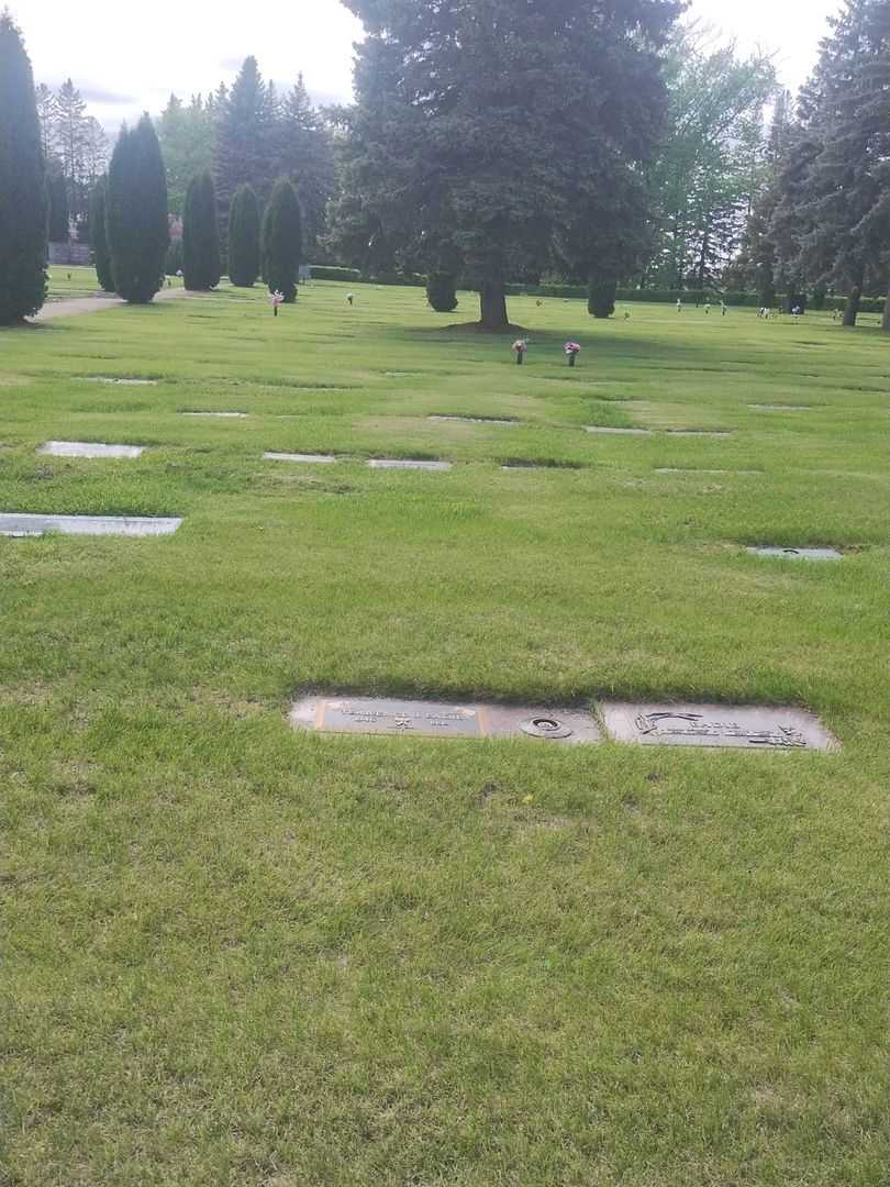 Terrence James Eadie's grave. Photo 2