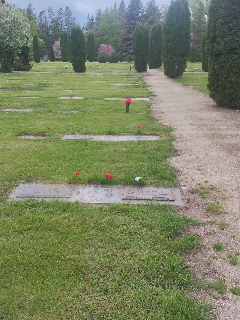 Darcy P. Haines Foster's grave. Photo 2