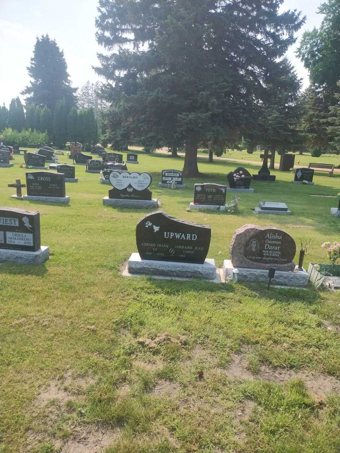 Edward Frank "Ed" Upward's grave. Photo 4