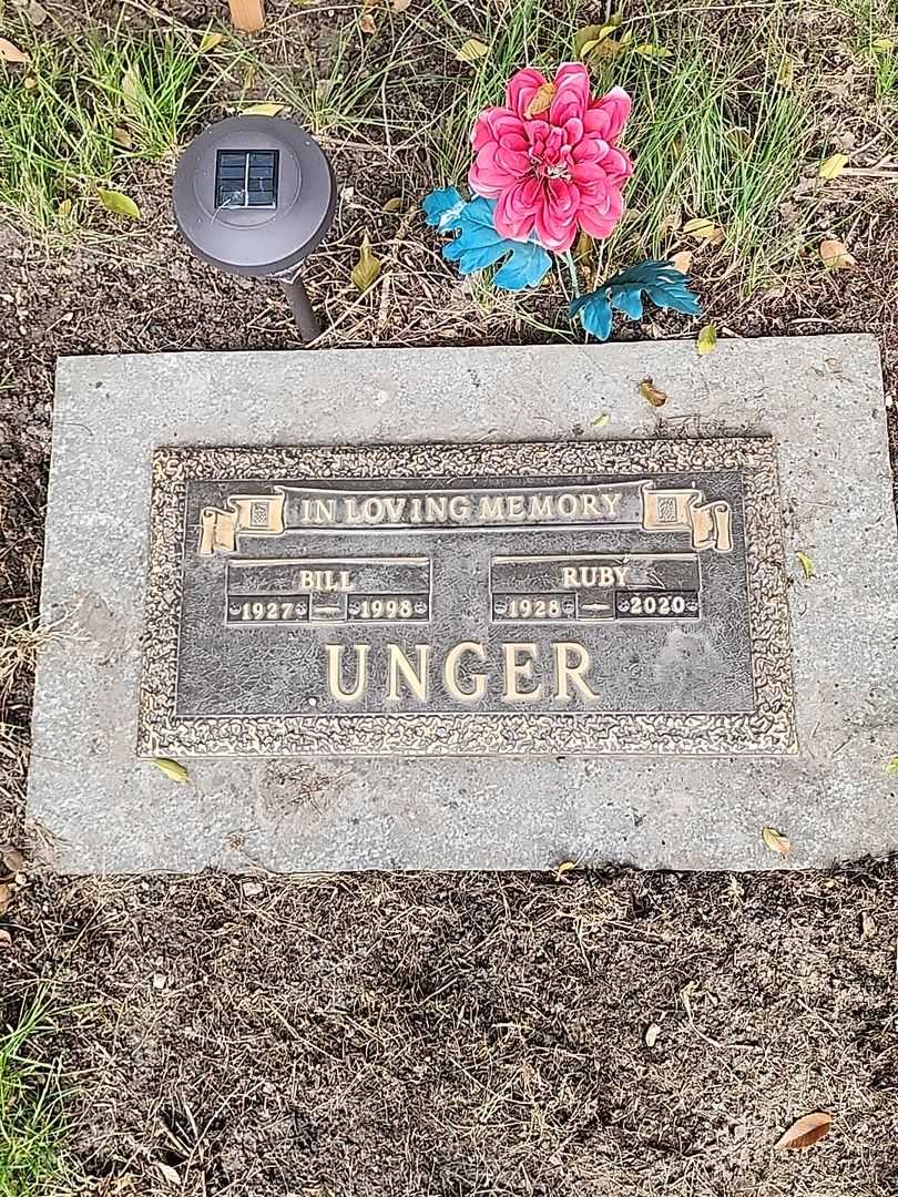 Ruby Unger's grave. Photo 1